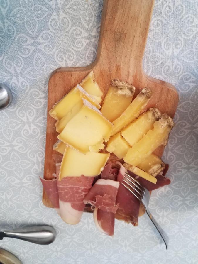 Chateau Besson Desertines  외부 사진